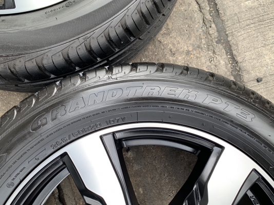 ล้อแม็กป้ายแดง Toyota Fortuner TRD ขอบ 20 พร้อมยางป้ายแดงสดๆใหม่ๆ 265-50-20 Dunlop ปี 19 สวยกริ๊บ ใหม่ยกห้าง