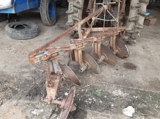 ผานสี่ใบสภาพใช้งานใด้สนใจติดต่อมาคับ ผานสี่ใบสภาพใช้งานใด้สนใจติดต่อมาคับ