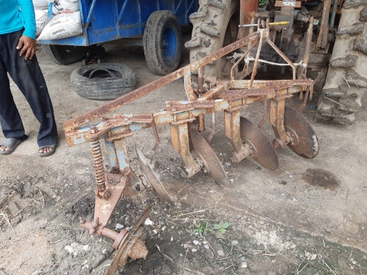 ผานสี่ใบสภาพใช้งานใด้สนใจติดต่อมาคับ ผานสี่ใบสภาพใช้งานใด้สนใจติดต่อมาคับ