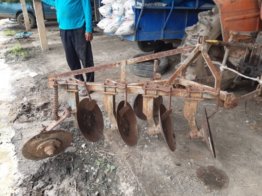 ผานสี่ใบสภาพใช้งานใด้สนใจติดต่อมาคับ ผานสี่ใบสภาพใช้งานใด้สนใจติดต่อมาคับ