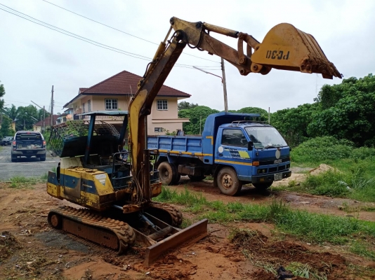 รถแบคโฮ KOMATSU PC30-6 แทรคยางช่วงล่างใหม่ ราคา 165000 รถแบคโฮ KOMATSU PC30-6 แทรคยางช่วงล่างใหม่ ราคา 165000