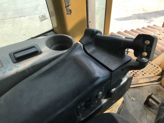 CAT D6N นำเข้าจากญี่ปุ่่น ราคาโปรโมชั่น รถสวย สภาพดี CAT D6N นำเข้าจากญี่ปุ่่น ราคาโปรโมชั่น รถสวย สภาพดี