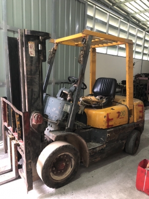 ขาย โฟรคลิฟท์ ที ซี เอ็ม   ดีเซล หนัก  2.5  ตัน