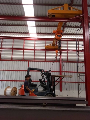 ติดตั้งระบบรวมถึงอุปกรณ์ยกทุกชนิด อาทิ รอกโซ่ไฟฟ้า รอกสลิงไฟฟ้า เครน