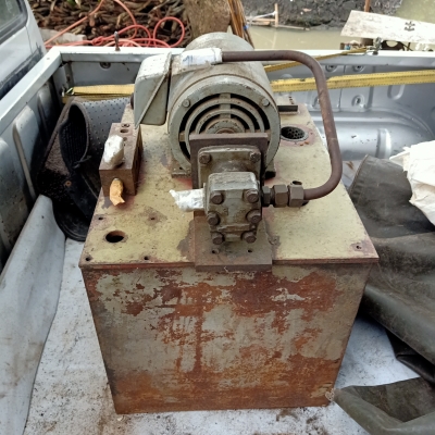 ขายถังไฮโดรลิก พร้อมมอเตอร์3แรง3เฟส6,500 ขายถังไฮโดรลิก พร้อมมอเตอร์3แรง3เฟส6,500