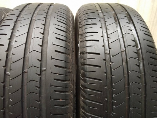 ขายยาง BRIDGESTONE ECOPIA EP300 ปี0718 (1ชุด) มีปะสตรีม 1เส้น  215-60-16 ราคา 4,000