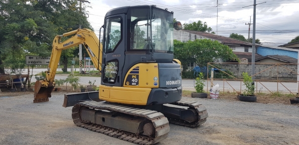 รถขุดโคมัสสุPC40MR2