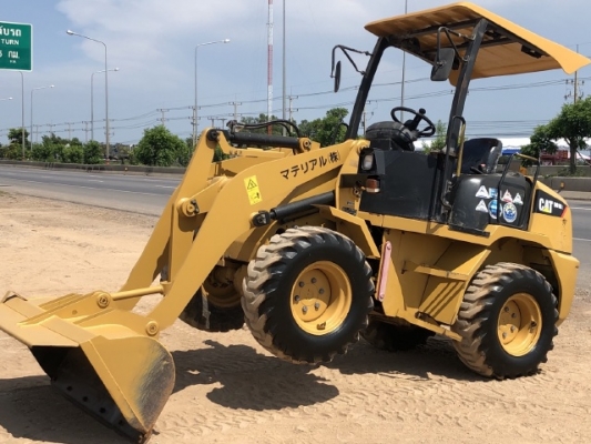 ขายรถตักล้อยาง CAT 901B (3,XXX ชั่วโมง) นำเข้าเองจากญี่ปุ่น สภาพสวยพร้อมใช้งาน มีVDOการทำงานครับ