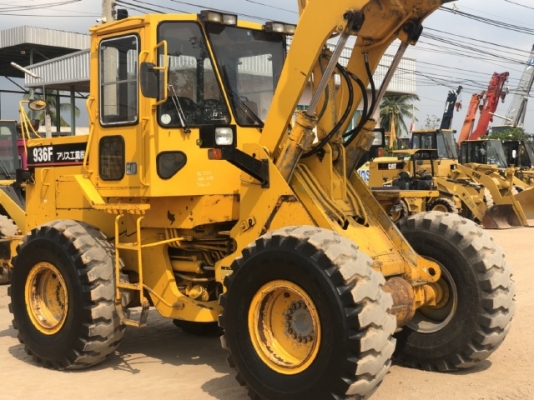 ขายรถตักล้อยาง CAT 936F นำเข้าเองจากญี่ปุ่น สภาพสวยพร้อมใช้ มีVDOการทำงานครับ