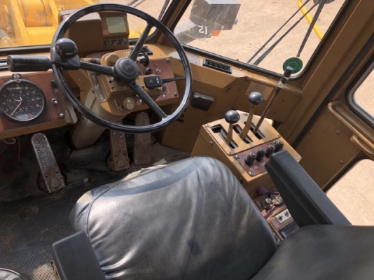 ขายรถตักล้อยาง CAT 936F นำเข้าเองจากญี่ปุ่น สภาพสวยพร้อมใช้ มีVDOการทำงานครับ