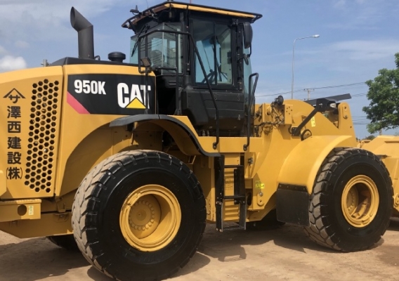 ขายรถตักล้อยาง CAT 950K ปี 2014 นำเข้าเองจากญี่ปุ่น สภาพพร้อมใช้ มีVDOการทำงานครับ