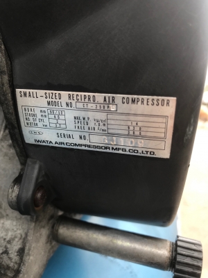 ปั้มลมติดถังIWATA ปั้มลมติดถังIWATA