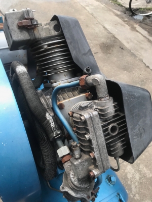 ปั้มลมติดถังIWATA ปั้มลมติดถังIWATA