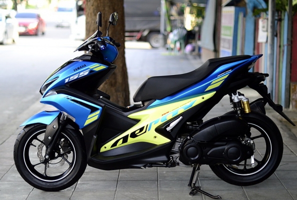 aerox สีฟ้าเขียว สีหายาก รถสวย เครื่องเดิม 48900 aerox สีฟ้าเขียว สีหายาก รถสวย เครื่องเดิม 48900