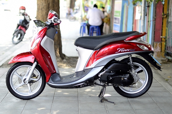 fino i125 cc.สีแดงเทา ตัวท็อปล้อแมกซ์ เครื่องเดิม สีสวย 29900 fino i125 cc.สีแดงเทา ตัวท็อปล้อแมกซ์ เครื่องเดิม สีสวย 29900