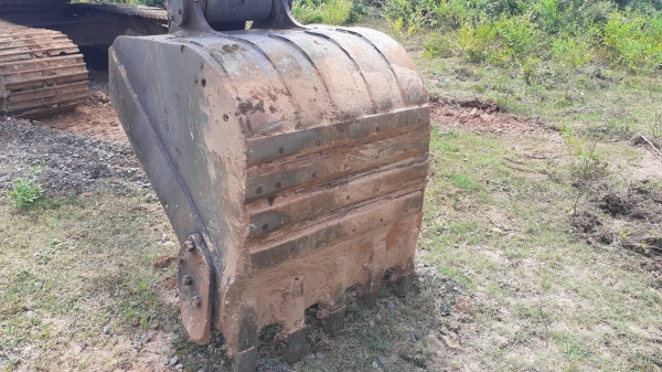 ขายด่วน KOBELCO SK200 MART 5 ธรรมดา ไฟฟ้าสมบูรณ์ โซ่ช่วงล่างดี เอวแน่น รถพร้อมใช้งาน เอกสารสัญญาซื้อขาย สนใจสอบถาม  093 0764943 คุณ ตั้ม