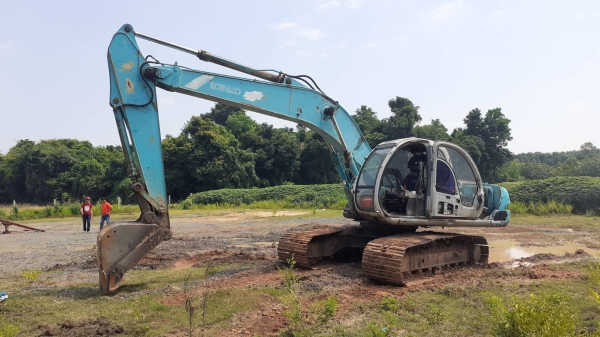 ขายด่วน KOBELCO SK200 MART 5 ธรรมดา ไฟฟ้าสมบูรณ์ โซ่ช่วงล่างดี เอวแน่น รถพร้อมใช้งาน เอกสารสัญญาซื้อขาย สนใจสอบถาม  093 0764943 คุณ ตั้ม