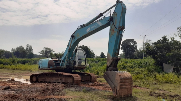 ขายด่วน KOBELCO SK200 MART 5 ธรรมดา ไฟฟ้าสมบูรณ์ โซ่ช่วงล่างดี เอวแน่น รถพร้อมใช้งาน เอกสารสัญญาซื้อขาย สนใจสอบถาม  093 0764943 คุณ ตั้ม