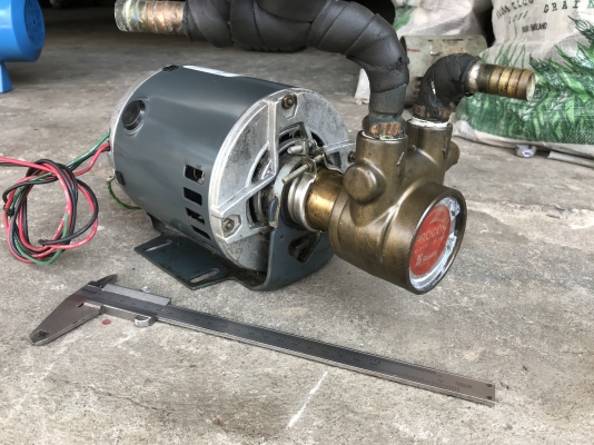 ขายปั๊ม Procon pump made in USA. ขนาด 1/3HP. 220V ไฟบ้าน หัวปั๊มทองเหลือง ใช้ในงานอุตสาหกรรมอาหาร หรือน้ำร้อนต่างๆ สภาพสวย หมุนนิ่ม หายากครับ ราคา 3,500 บาท