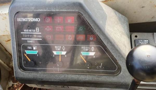 ขายด่วนรถแบคโฮขนาด7.5ตันหัวเก๋งซูมิโตโม่75F2เทียบเท่าPC75คลนโทลน้ำมันปั้มนี้วระบบไฟฟ้าครบเร็วแรงไม่โหลดเครื่อง 4สูบ อีซูซู4JB1รถนอกเพื่งนำเข้ามาใหม่จากญี่ปุ่นยังไม่ได้ใช้ในไทยเลย