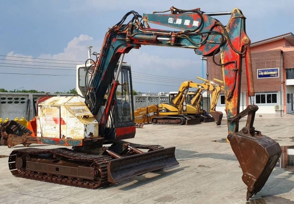 ขายด่วนรถแบคโฮขนาด7.5ตันหัวเก๋งซูมิโตโม่75F2เทียบเท่าPC75คลนโทลน้ำมันปั้มนี้วระบบไฟฟ้าครบเร็วแรงไม่โหลดเครื่อง 4สูบ อีซูซู4JB1รถนอกเพื่งนำเข้ามาใหม่จากญี่ปุ่นยังไม่ได้ใช้ในไทยเลย