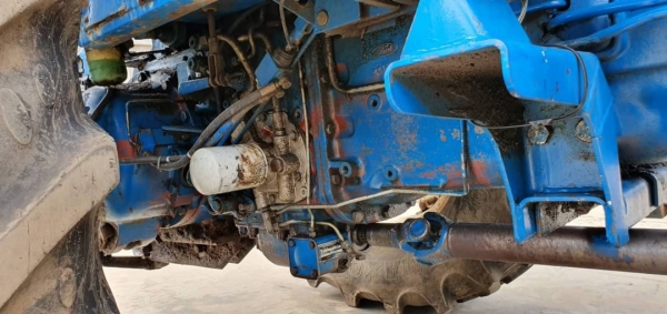 ขายด่วน375,000บาทรถไถ FORD 6610 หัวเก๋ง 4WD           2เเพลา4สูบสีเดิมรถนอกเพื่งนำเข้ามาใหม่ สถาพดีพร้อมใช้