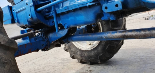 ขายด่วน375,000บาทรถไถ FORD 6610 หัวเก๋ง 4WD           2เเพลา4สูบสีเดิมรถนอกเพื่งนำเข้ามาใหม่ สถาพดีพร้อมใช้