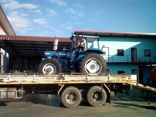 ขายด่วน375,000บาทรถไถ FORD 6610 หัวเก๋ง 4WD           2เเพลา4สูบสีเดิมรถนอกเพื่งนำเข้ามาใหม่ สถาพดีพร้อมใช้