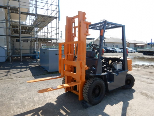 โฟล์คลิฟท์เบนซินTOYOTA 2 - 3 ตัน