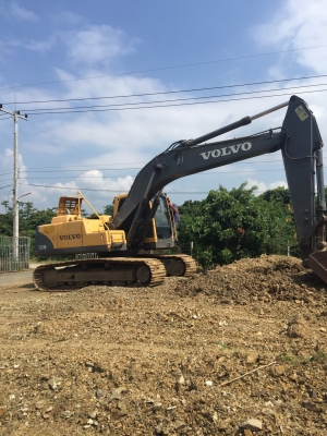 ขาย 895,000 รถแบคโฮ VOLVO EC 210 B PRIME เล่มทะเบียน ไฟฟ้าครบ เครื่องดี ปั้มแรง เอวแน่น ช่วงล่างเต็ม แอร์หนาว รถสวยพร้อมใช้ เอกสารพร้อมโอน รถอยู่ สระแก้ว 090-772-3710 090-772-3708 ขาย 895,000 รถแบคโฮ VOLVO EC 210 B PRIME เล่มทะเบียน ไฟฟ้าครบ เครื่องดี ปั้มแรง เอวแน่น ช่วงล่างเต็ม แอร์หนาว รถสวยพร้อมใช้ เอกสารพร้อมโอน รถอยู่ สระแก้ว 090-772-3710 090-772-3708