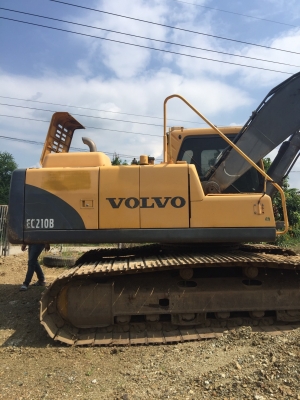 ขาย 895,000 รถแบคโฮ VOLVO EC 210 B PRIME เล่มทะเบียน ไฟฟ้าครบ เครื่องดี ปั้มแรง เอวแน่น ช่วงล่างเต็ม แอร์หนาว รถสวยพร้อมใช้ เอกสารพร้อมโอน รถอยู่ สระแก้ว 090-772-3710 090-772-3708 ขาย 895,000 รถแบคโฮ VOLVO EC 210 B PRIME เล่มทะเบียน ไฟฟ้าครบ เครื่องดี ปั้มแรง เอวแน่น ช่วงล่างเต็ม แอร์หนาว รถสวยพร้อมใช้ เอกสารพร้อมโอน รถอยู่ สระแก้ว 090-772-3710 090-772-3708