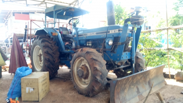 ขายฟอร์ด 6610 สองเพลา T6 พร้อมดันหน้า หางไถ เครื่องปลูกอ้อย เล่มทะเบียน