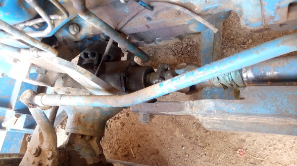 ขายฟอร์ด 6610 สองเพลา T6 พร้อมดันหน้า หางไถ เครื่องปลูกอ้อย เล่มทะเบียน