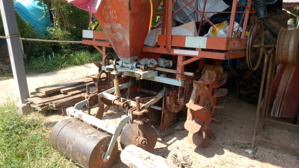 ขายฟอร์ด 6610 สองเพลา T6 พร้อมดันหน้า หางไถ เครื่องปลูกอ้อย เล่มทะเบียน