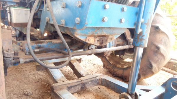 ขายฟอร์ด 6610 สองเพลา T6 พร้อมดันหน้า หางไถ เครื่องปลูกอ้อย เล่มทะเบียน