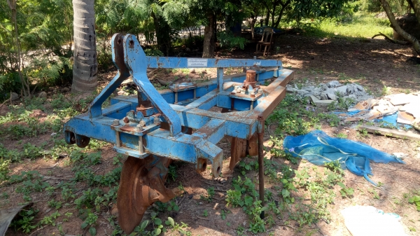 ขายฟอร์ด 6610 สองเพลา T6 พร้อมดันหน้า หางไถ เครื่องปลูกอ้อย เล่มทะเบียน