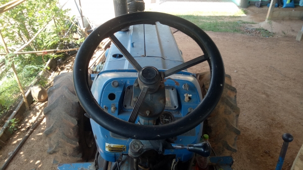 ขายฟอร์ด 6610 สองเพลา T6 พร้อมดันหน้า หางไถ เครื่องปลูกอ้อย เล่มทะเบียน