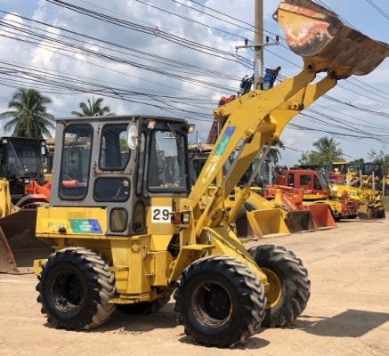 ขายรถตักล้อยาง FURUKAWA FL50-1 (เทียบเท่า WA50) (3,XXX ชั่วโมง) นำเข้าเองจากญี่ปุ่น สภาพพร้อมใช้ มีVDOการทำงานครับ ขายรถตักล้อยาง FURUKAWA FL50-1 (เทียบเท่า WA50) (3,XXX ชั่วโมง) นำเข้าเองจากญี่ปุ่น สภาพพร้อมใช้ มีVDOการทำงานครับ