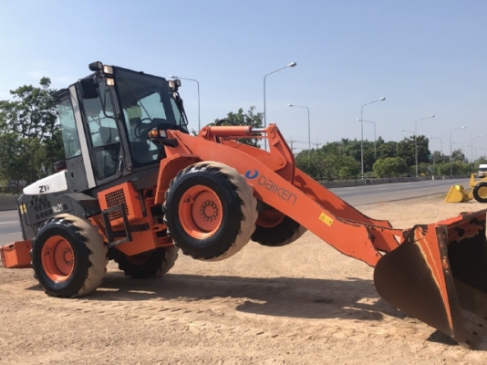 ขายรถตักล้อยาง HITACHI ZW100 ปี 2012 แขนยาวพิเศษ นำเข้าเองจากญี่ปุ่น สภาพสวยพร้อมใช้ มีVDOการทำงานครับ