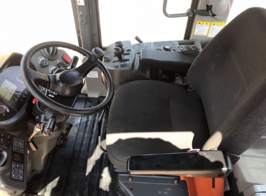 ขายรถตักล้อยาง HITACHI ZW150 (เทียบเท่า WA270-6) ปี 2013 นำเข้าเองจากญี่ปุ่น สวยพร้อมใช้ มีVDOการทำงานครับ