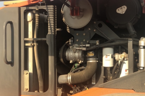 ขายรถตักล้อยาง HITACHI ZW150 (เทียบเท่า WA270-6) ปี 2013 นำเข้าเองจากญี่ปุ่น สวยพร้อมใช้ มีVDOการทำงานครับ