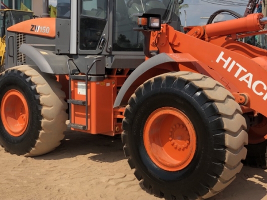 ขายรถตักล้อยาง HITACHI ZW150 (เทียบเท่า WA270-6) ปี 2013 นำเข้าเองจากญี่ปุ่น สวยพร้อมใช้ มีVDOการทำงานครับ
