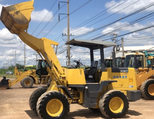 ขายรถตักล้อยาง KOMATSU WA80-3 นำเข้าเองจากญี่ปุ่น สภาพสวยพร้อมใช้งาน มีVDOการทำงานครับ