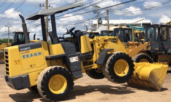 ขายรถตักล้อยาง KOMATSU WA80-3 นำเข้าเองจากญี่ปุ่น สภาพสวยพร้อมใช้งาน มีVDOการทำงานครับ