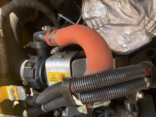 ขายรถตักล้อยาง KOMATSU WA100-6 ปี 2013 นำเข้าเองจากญี่ปุ่น สภาพสวยพร้อมใช้งาน มีVDOการทำงานครับ