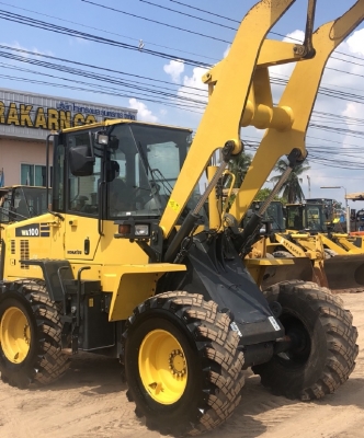 ขายรถตักล้อยาง KOMATSU WA100-6 ปี 2013 นำเข้าเองจากญี่ปุ่น สภาพสวยพร้อมใช้งาน มีVDOการทำงานครับ