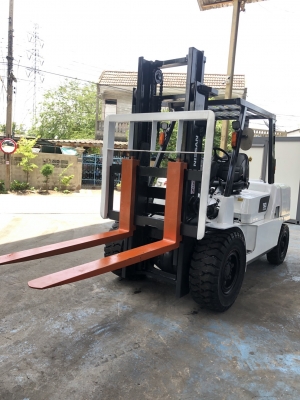 ขายรถฟอร์คลิฟท์ Nissan 5 ตัน ดีเซล ขายรถฟอร์คลิฟท์ Nissan 5 ตัน ดีเซล