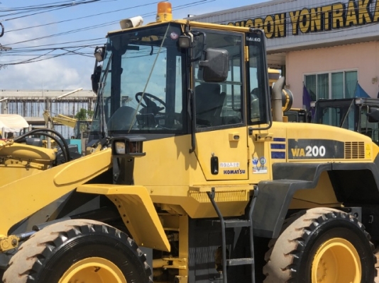 ขายรถตักล้อยาง KOMATSU WA200-5 แขนยาวพิเศษ นำเข้าเองจากญี่ปุ่น สภาพสวยพร้อมใช้ มีVDOการทำงานครับ