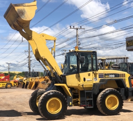 ขายรถตักล้อยาง KOMATSU WA200-5 แขนยาวพิเศษ นำเข้าเองจากญี่ปุ่น สภาพสวยพร้อมใช้ มีVDOการทำงานครับ