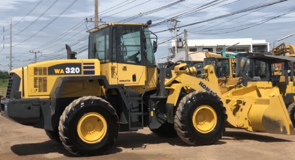 ขายรถตักล้อยาง KOMATSU WA320-5 นำเข้าเองจากญี่ปุ่น สภาพสวยพร้อมใช้ มีVDOการทำงานครับ